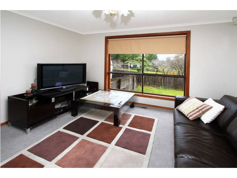 2/18 Bronco Court, Meadow Heights VIC 3048