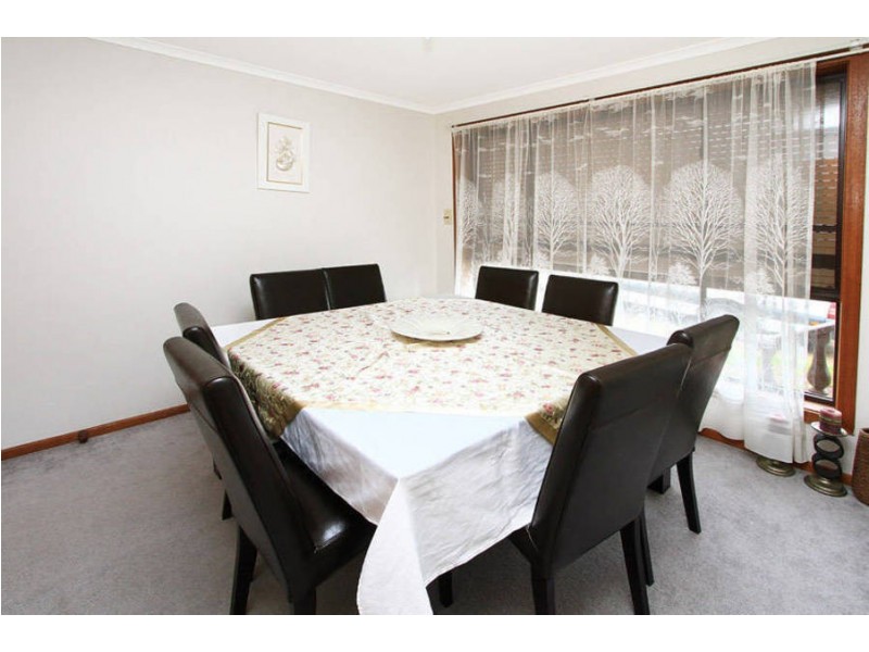 2/18 Bronco Court, Meadow Heights VIC 3048