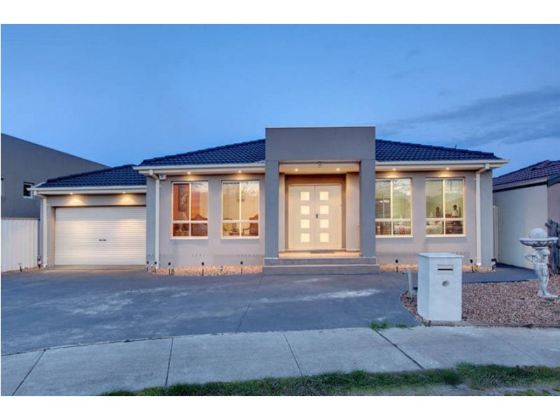 10 Brushwood Circuit, Roxburgh Park VIC 3064