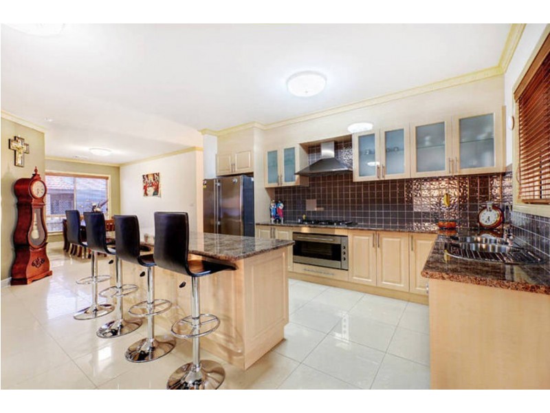 10 Brushwood Circuit, Roxburgh Park VIC 3064