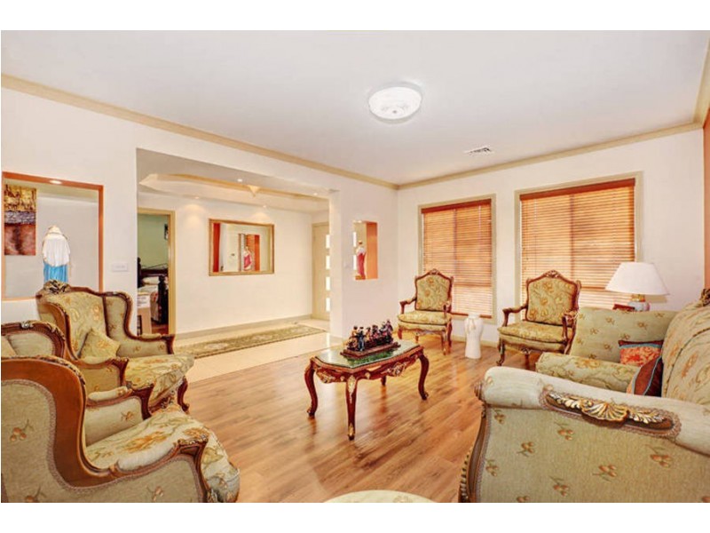 10 Brushwood Circuit, Roxburgh Park VIC 3064