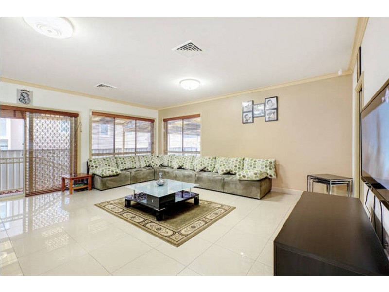 10 Brushwood Circuit, Roxburgh Park VIC 3064