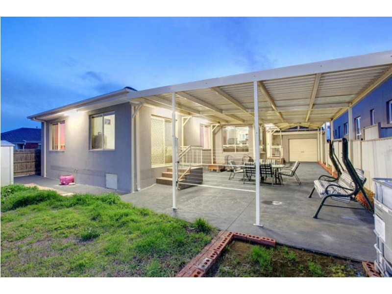 10 Brushwood Circuit, Roxburgh Park VIC 3064