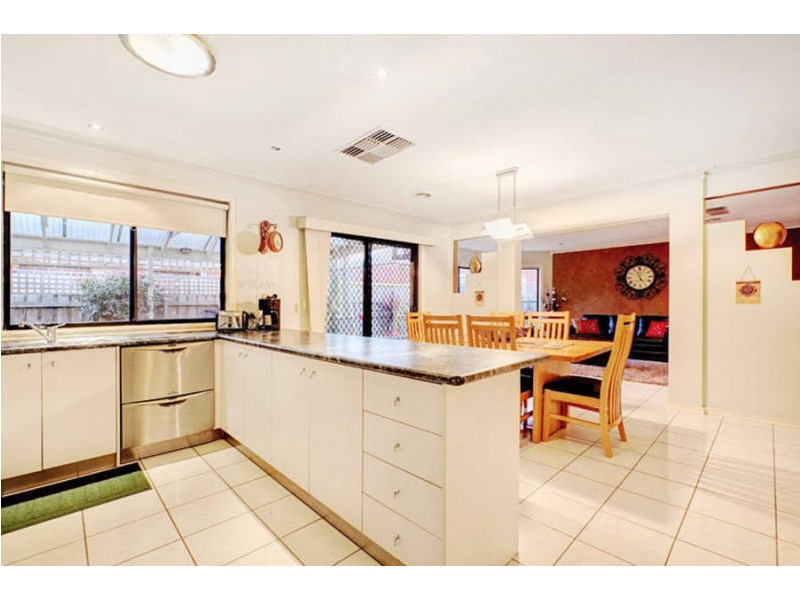 4 Stead Street, Roxburgh Park VIC 3064