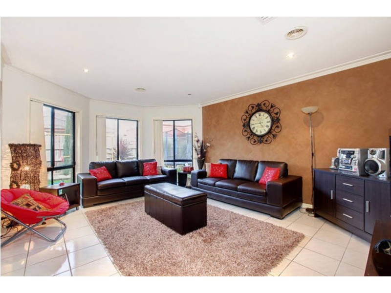 4 Stead Street, Roxburgh Park VIC 3064