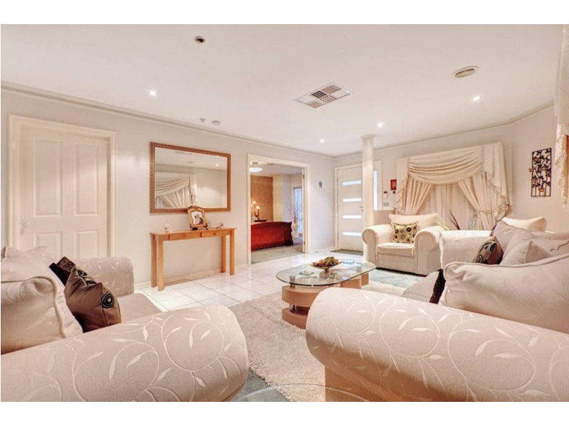 4 Stead Street, Roxburgh Park VIC 3064