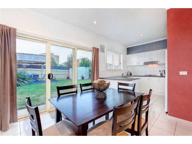 7 Flowerdale Crescent, Roxburgh Park VIC 3064