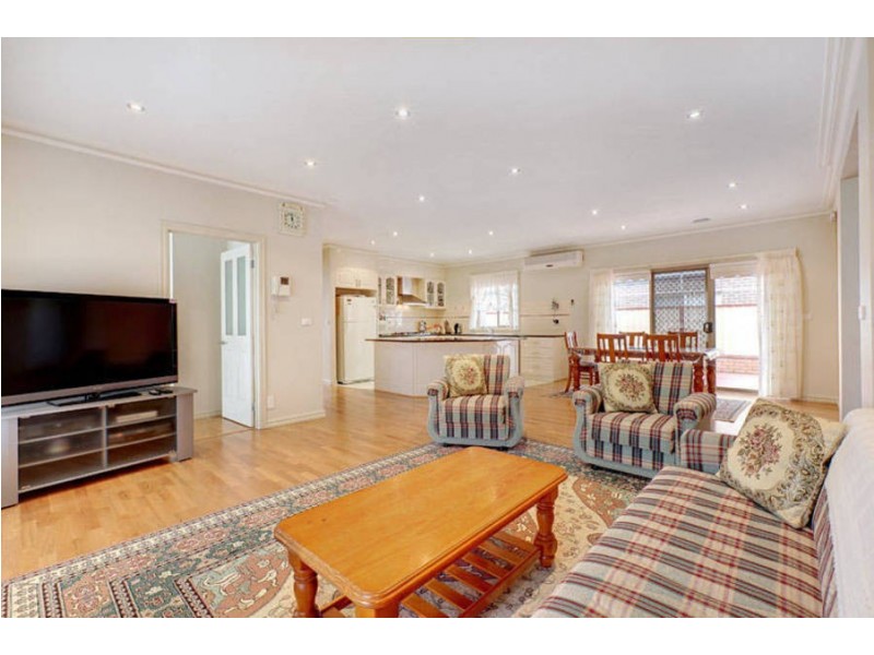 79 Lockwood Drive, Roxburgh Park VIC 3064