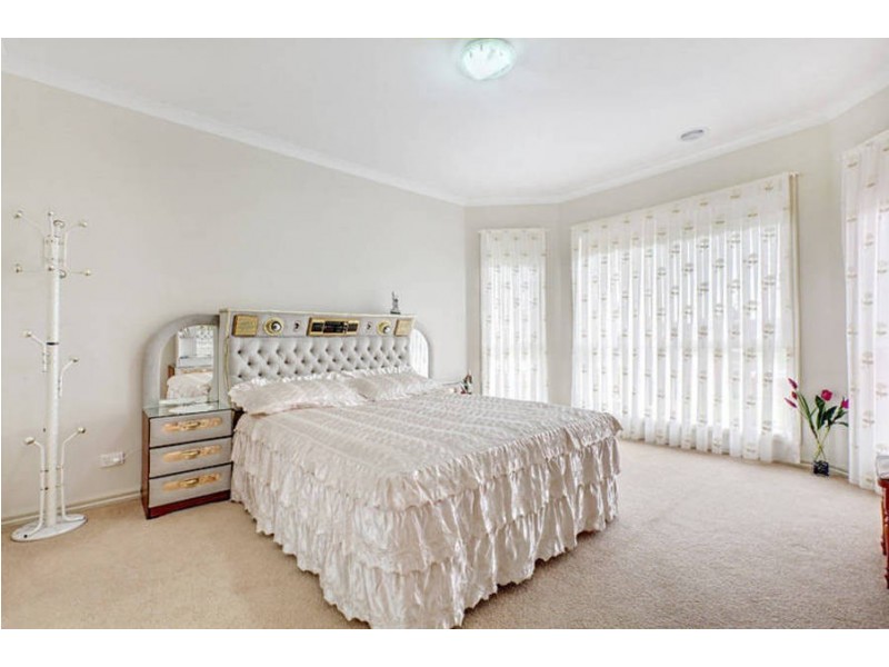 79 Lockwood Drive, Roxburgh Park VIC 3064