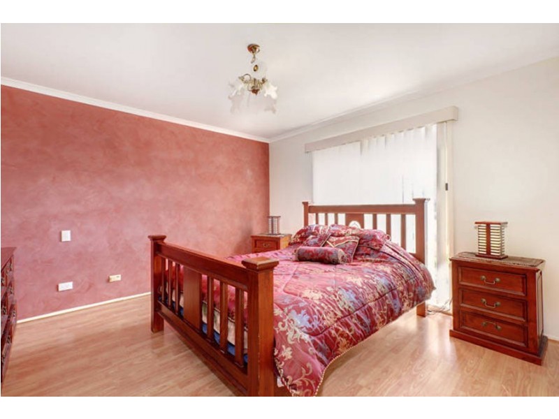 5 Parer Way, Roxburgh Park VIC 3064