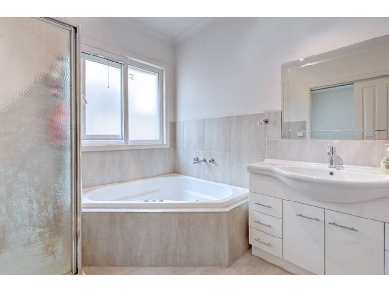 30 Morwell Crescent, Dallas VIC 3047