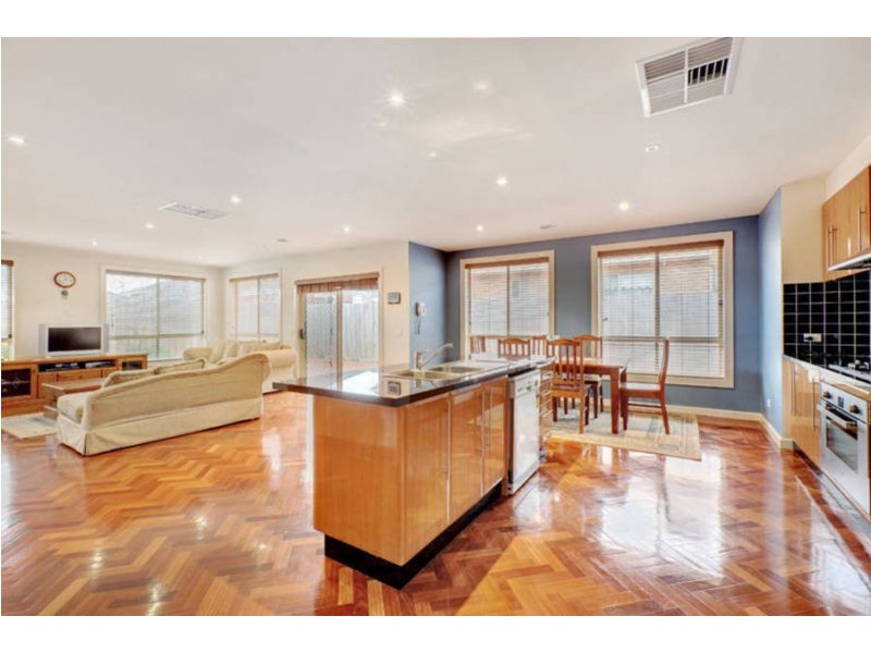 34 Villawood Avenue, Roxburgh Park VIC 3064