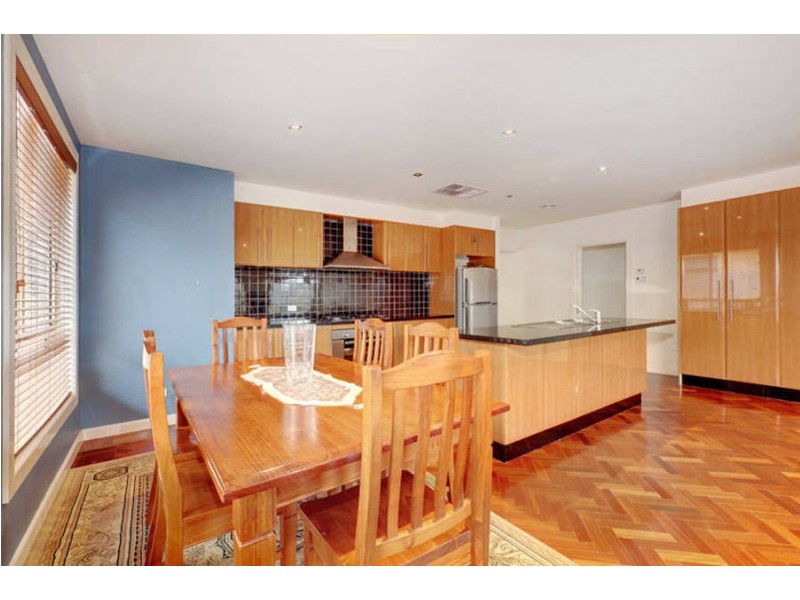 34 Villawood Avenue, Roxburgh Park VIC 3064