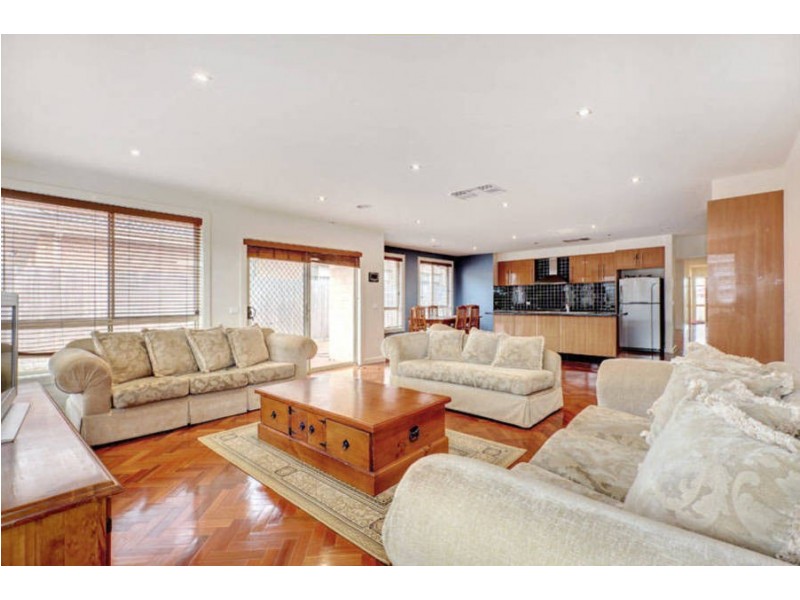 34 Villawood Avenue, Roxburgh Park VIC 3064