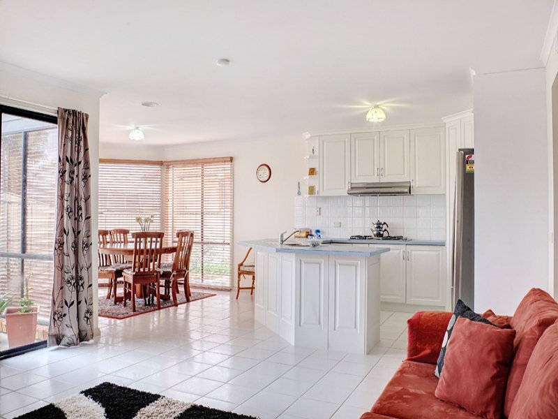 24 Waterbury Turn, Craigieburn VIC 3064