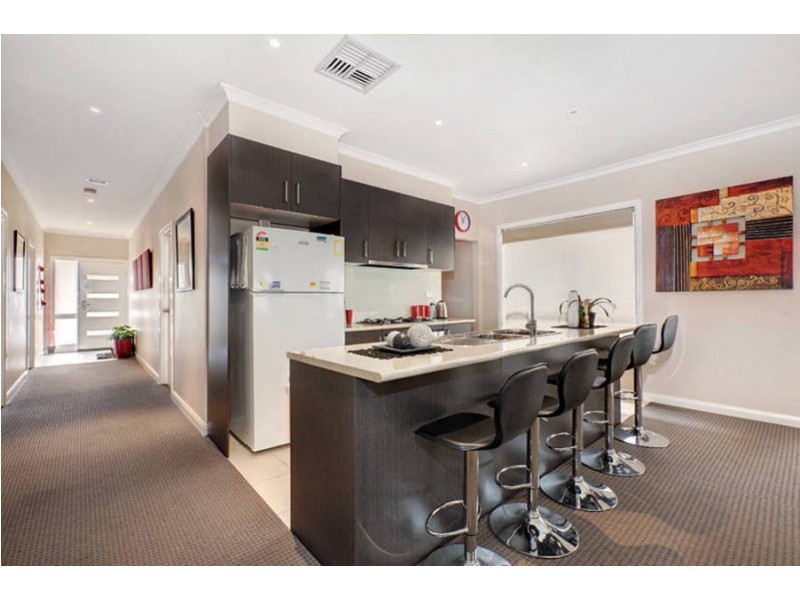 6 Cordyline Grove, Craigieburn VIC 3064