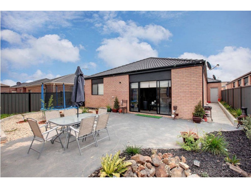 6 Cordyline Grove, Craigieburn VIC 3064