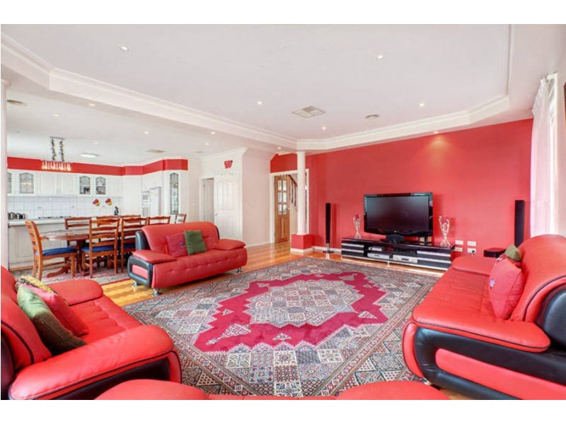 15 Bentley Avenue, Roxburgh Park VIC 3064