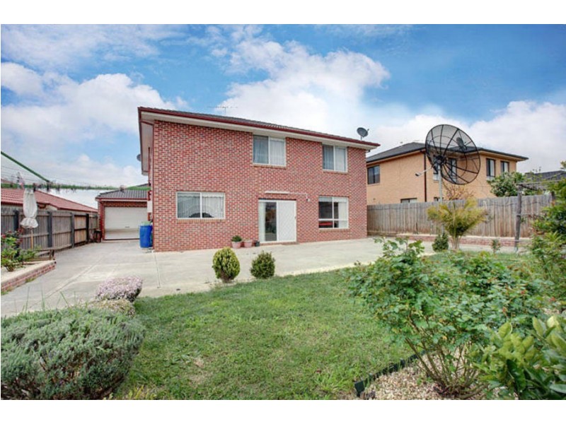 15 Bentley Avenue, Roxburgh Park VIC 3064