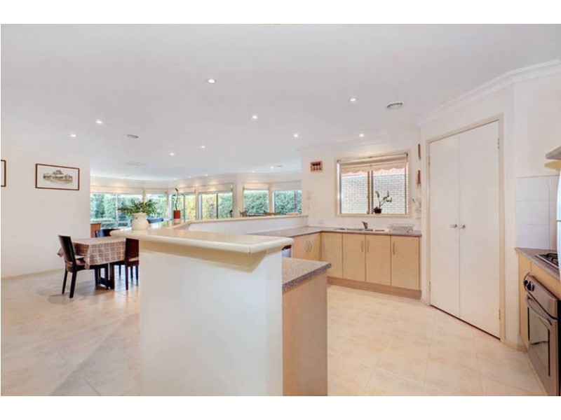 29 Shortridge Circuit, Roxburgh Park VIC 3064