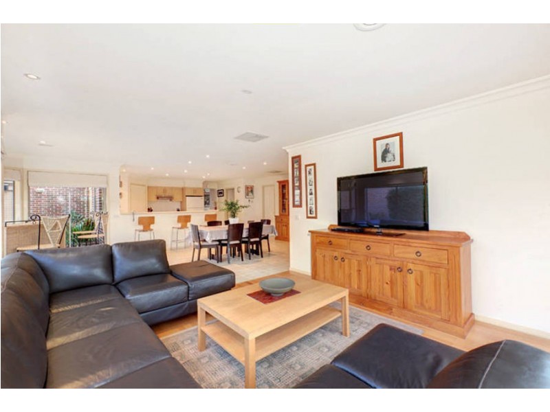 29 Shortridge Circuit, Roxburgh Park VIC 3064