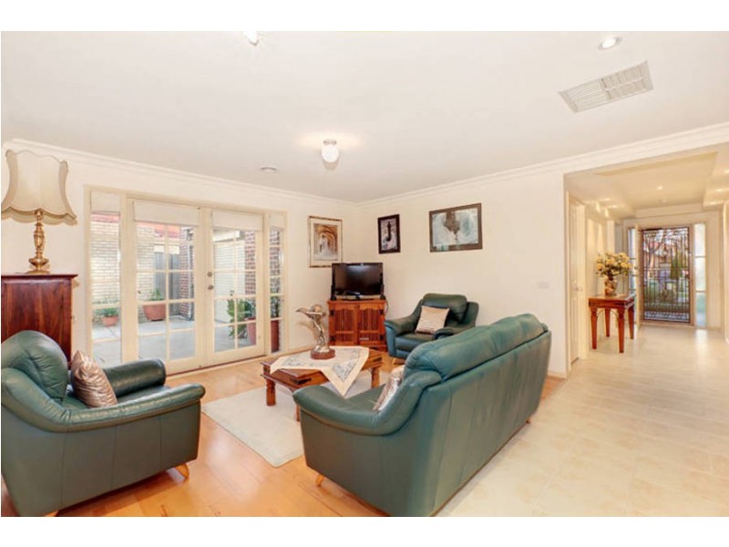 29 Shortridge Circuit, Roxburgh Park VIC 3064