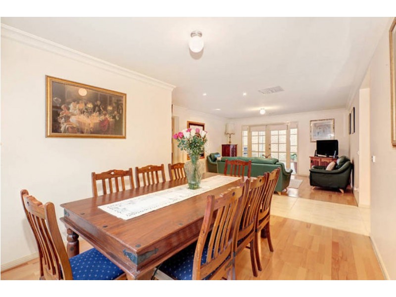 29 Shortridge Circuit, Roxburgh Park VIC 3064