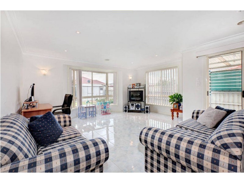 6 Hemsworth Court, Roxburgh Park VIC 3064