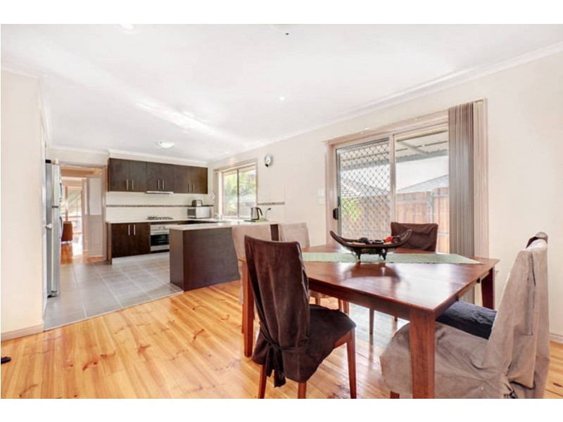 1/7 Care Close, Meadow Heights VIC 3048