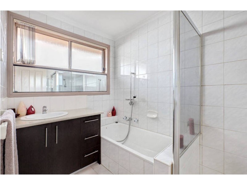 1/7 Care Close, Meadow Heights VIC 3048