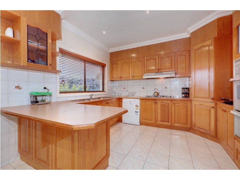 2/8 Bronco Court, Meadow Heights VIC 3048