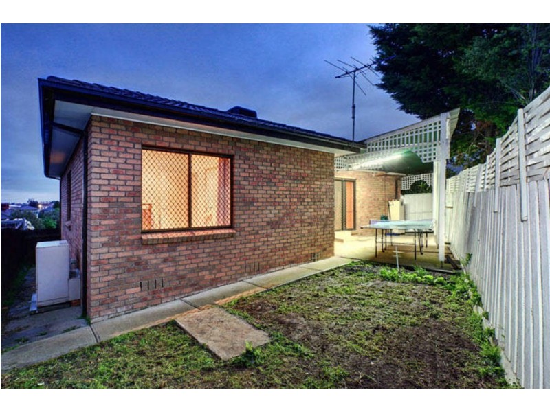 2/8 Bronco Court, Meadow Heights VIC 3048