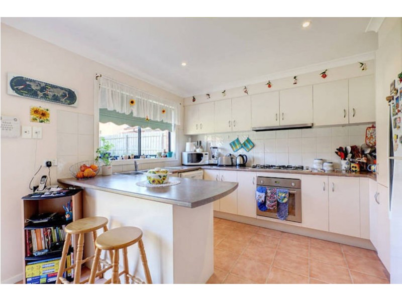 3 Colchester Circuit, Roxburgh Park VIC 3064