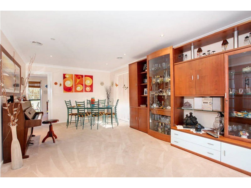 3 Colchester Circuit, Roxburgh Park VIC 3064