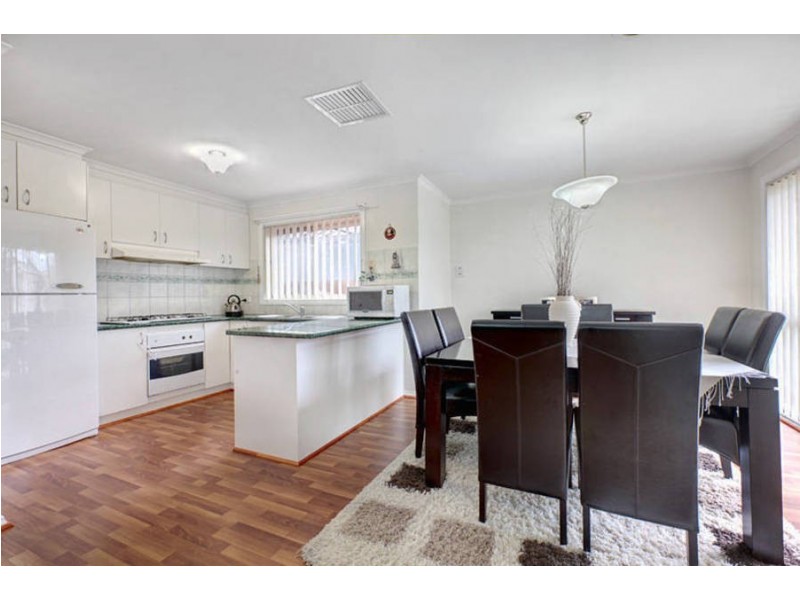 5 Masters Circuit, Roxburgh Park VIC 3064