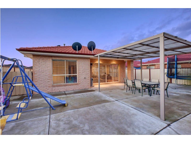 21 Broadway Crescent, Roxburgh Park VIC 3064