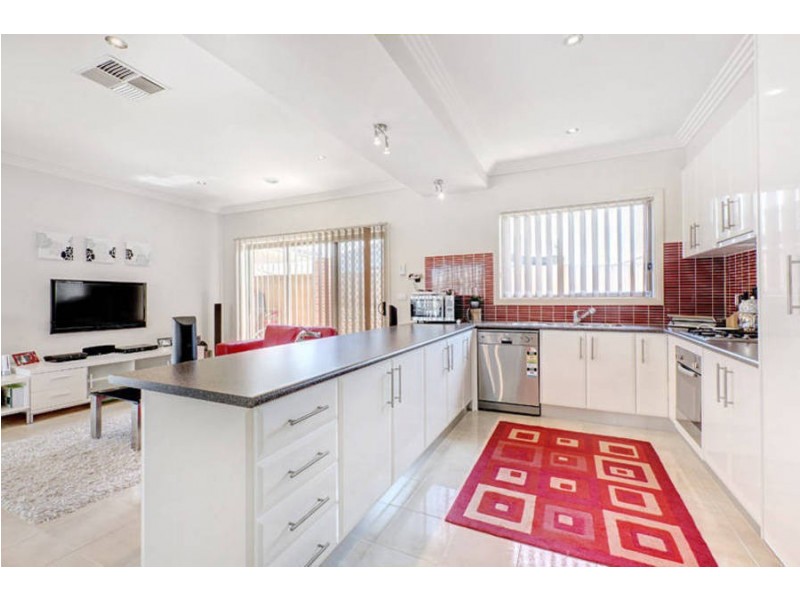 8a Bicentennial Crescent, Meadow Heights VIC 3048