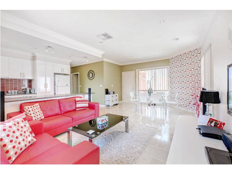 8a Bicentennial Crescent, Meadow Heights VIC 3048