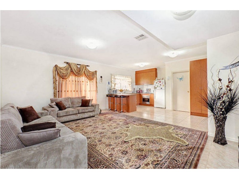 12 Thames Way, Roxburgh Park VIC 3064