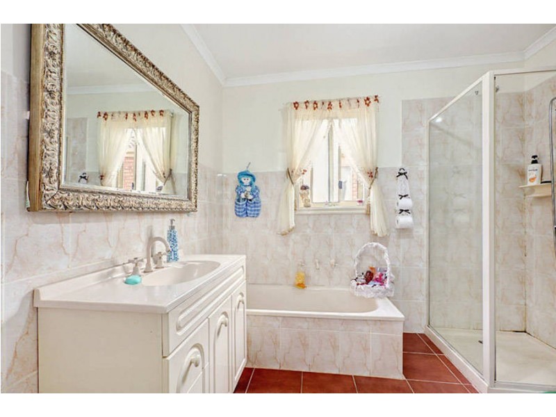 12 Thames Way, Roxburgh Park VIC 3064