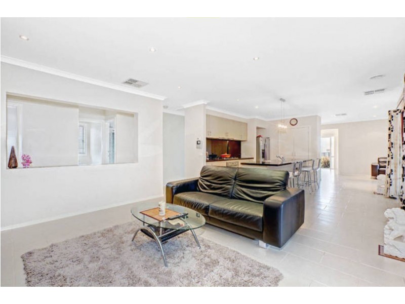 11 Beechworth Avenue, Greenvale VIC 3059