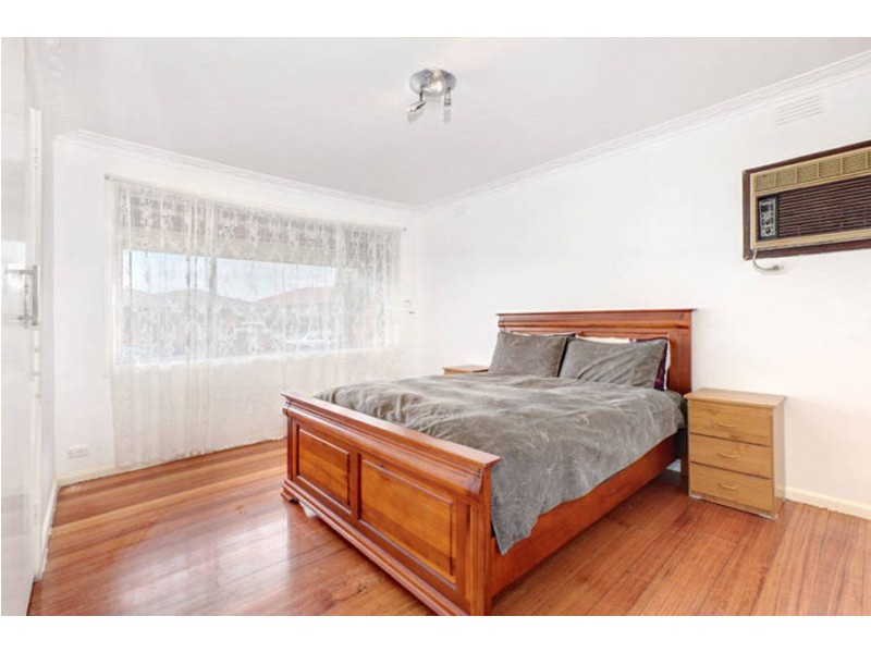4 Frank Street, Dallas VIC 3047