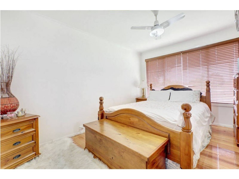 7 Bega Court, Gladstone Park VIC 3043