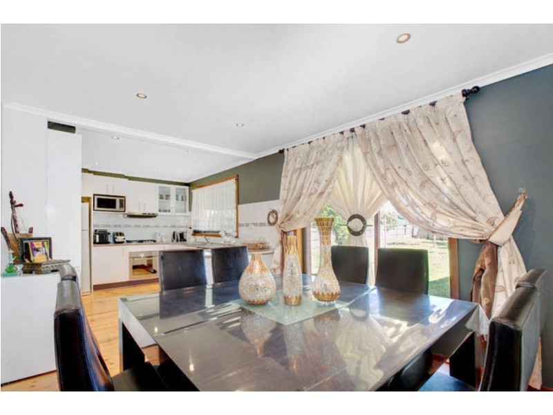 17 Huddon Court, Meadow Heights VIC 3048