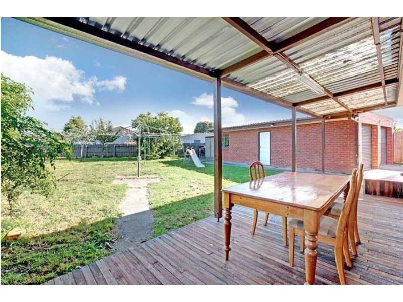 17 Huddon Court, Meadow Heights VIC 3048