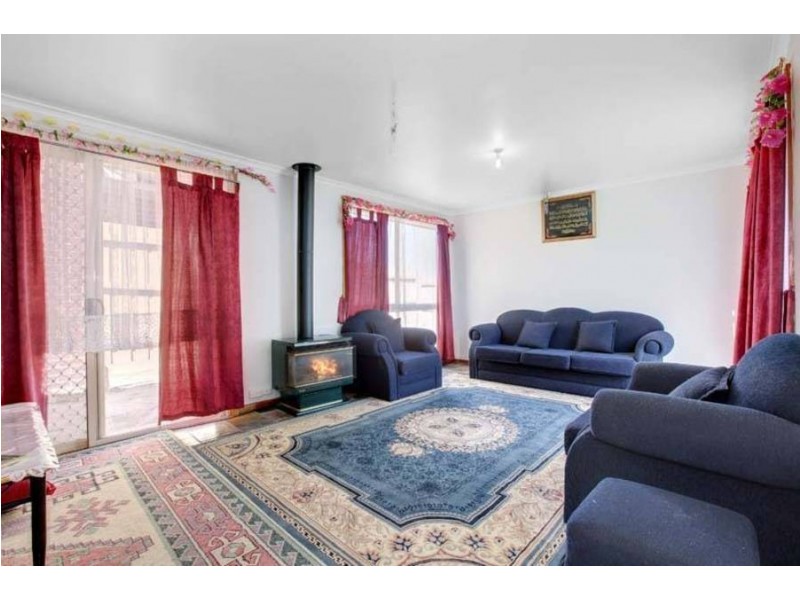 2 Fumina Court, Meadow Heights VIC 3048