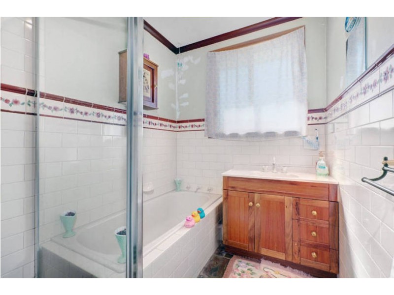 2 Fumina Court, Meadow Heights VIC 3048