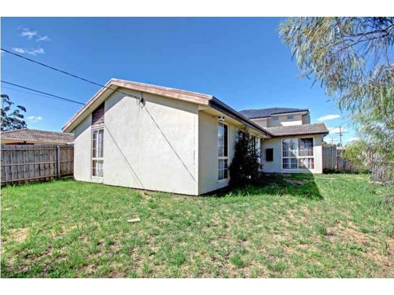 2 Fumina Court, Meadow Heights VIC 3048