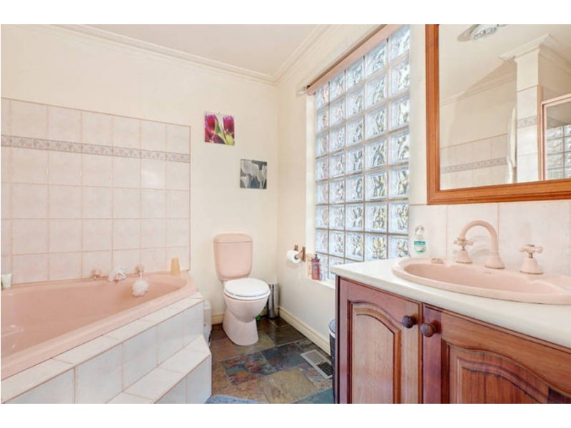 30 Eucalyptus Place, Meadow Heights VIC 3048