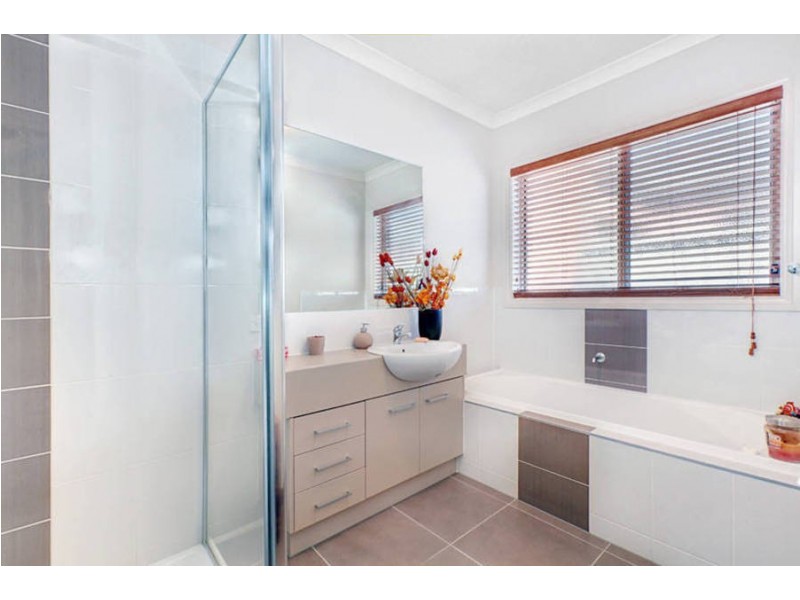 31 Flagstaff Loop, Craigieburn VIC 3064